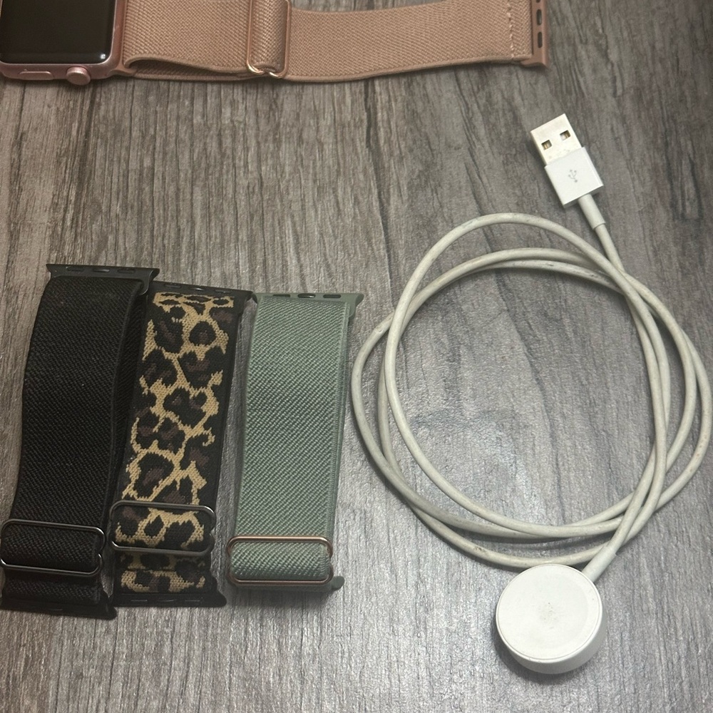 Apple Watch - Picture 3 of 9